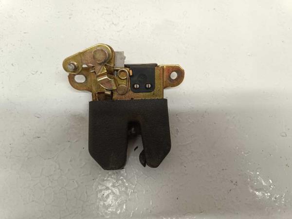 GACHE DE HAYON VW VW BORA - Vue 2